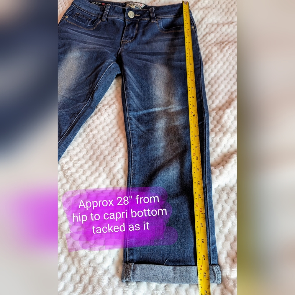 Hot kiss size 9 Capri, crop style jeans with faded blue denim look, GUC - Picture 5 of 13